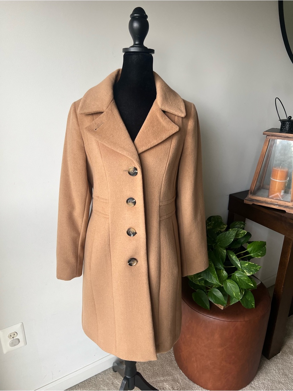 Anne Klein Cashmere Wool Blend In The Color
Camel